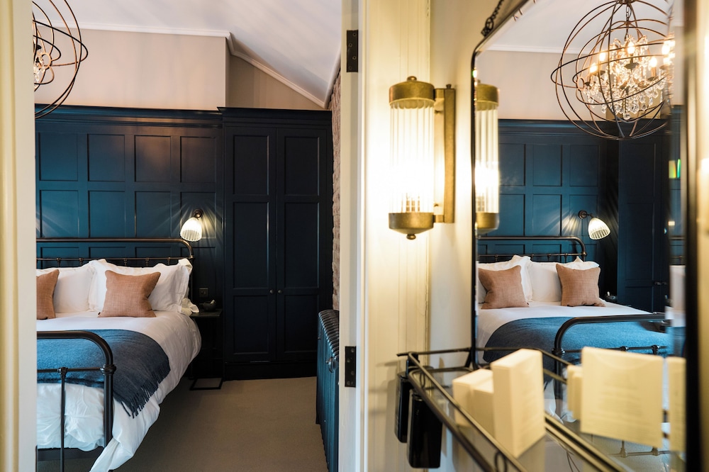 The Regency 18/49