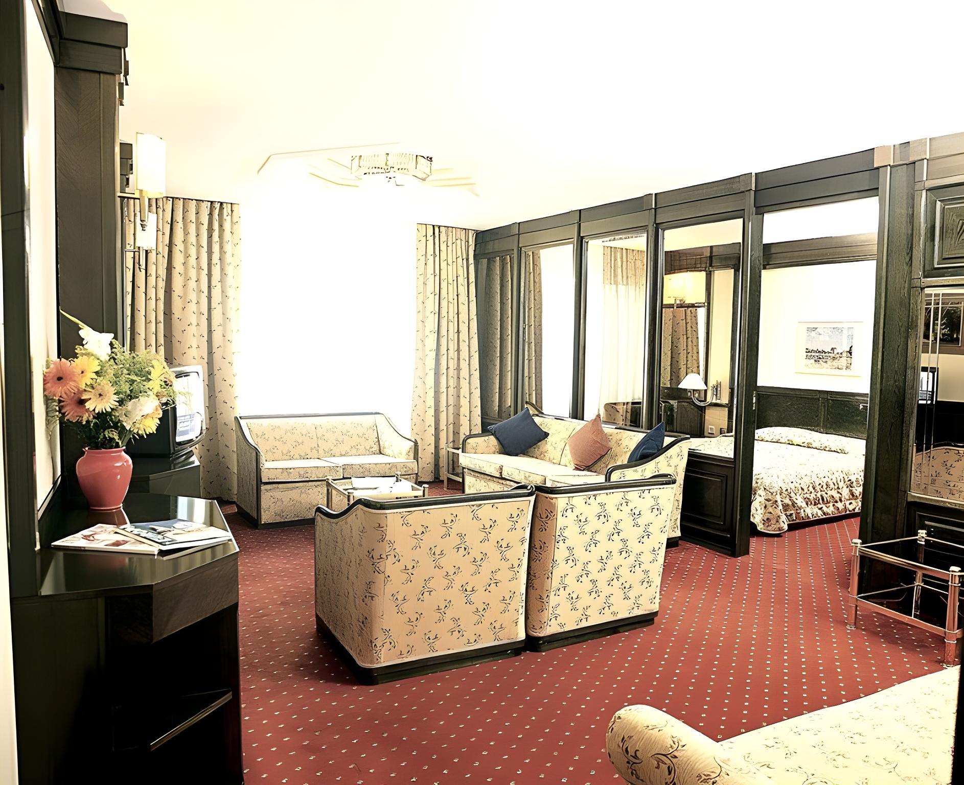 MARMARA, SUITE, SEA AND OLD CITY VIEW