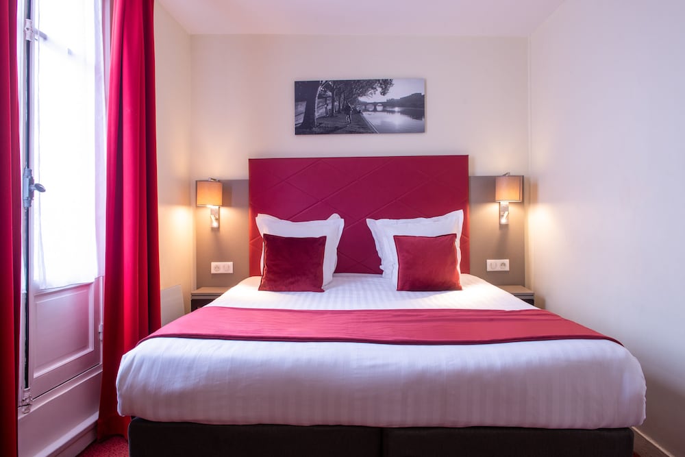 COZY, DOUBLE BED