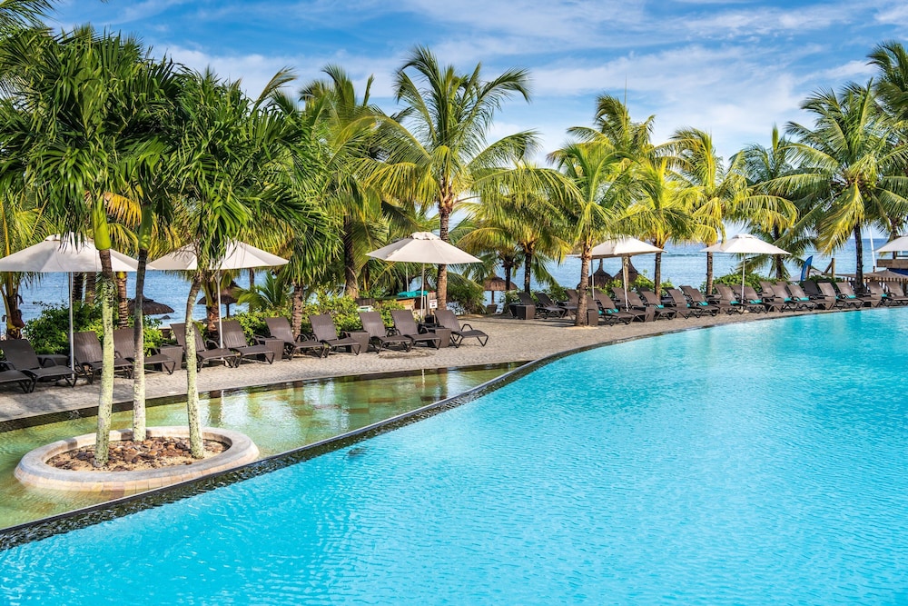 Victoria Beachcomber Resort and Spa 1/54