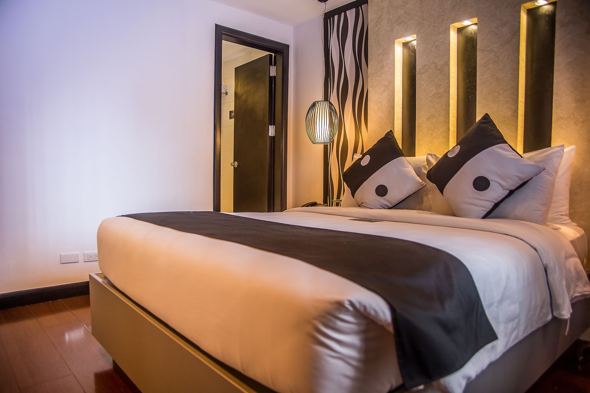 1 BEDROOM, PREMIER
