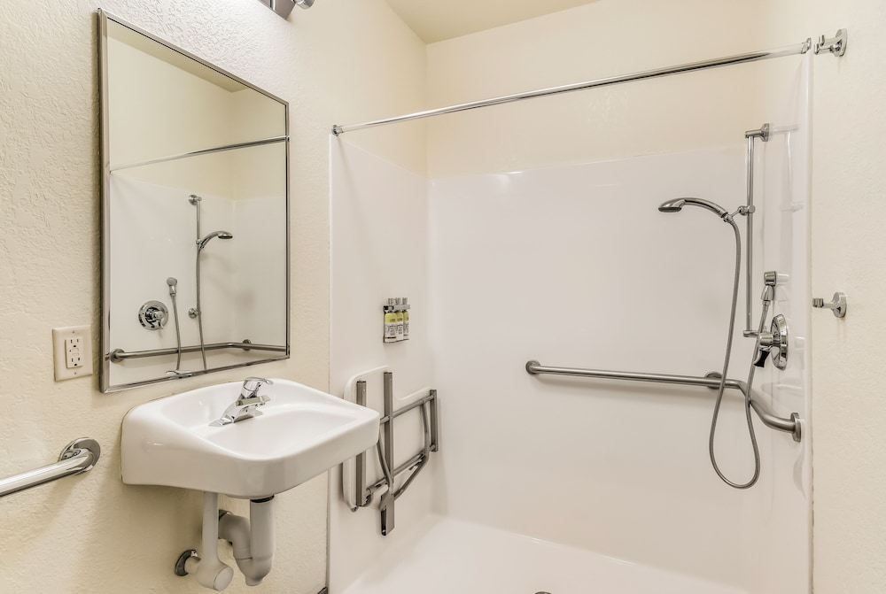 Candlewood Suites 46/48