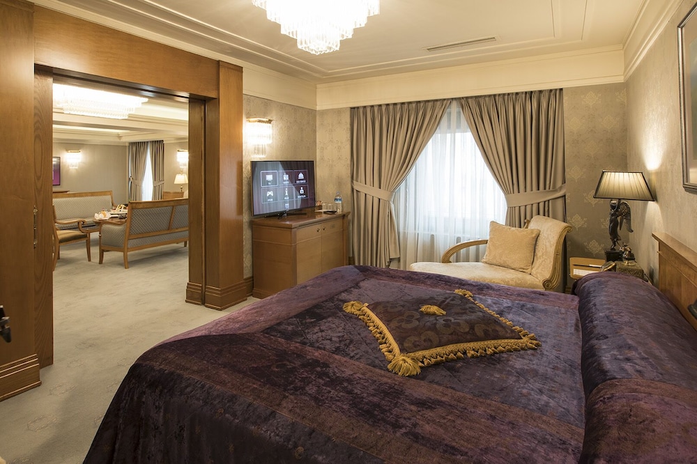 PRESIDENTIAL, MULTIPLE BEDROOMS, SUITE, CITY VIEW, JETTED TUB