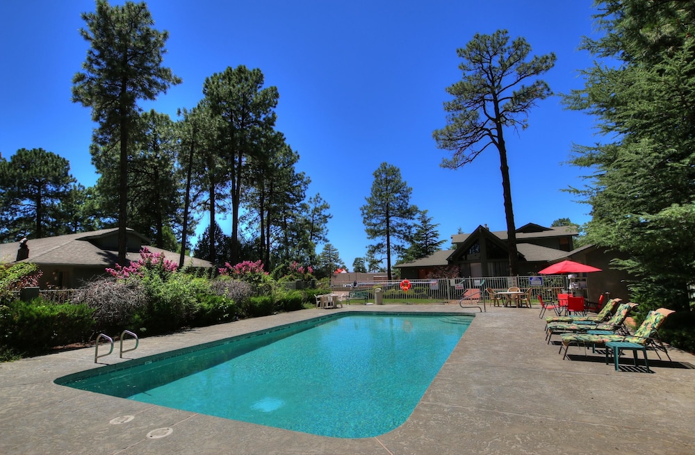 Majestic Mountain Inn 3/68