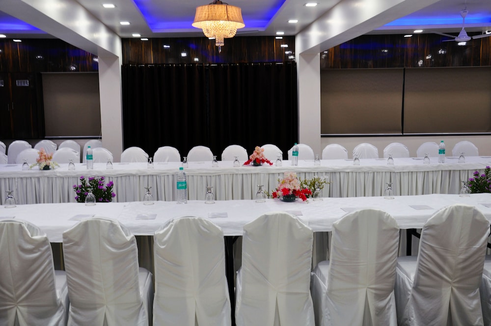 Savera A Business Luxury Hotel 20/26