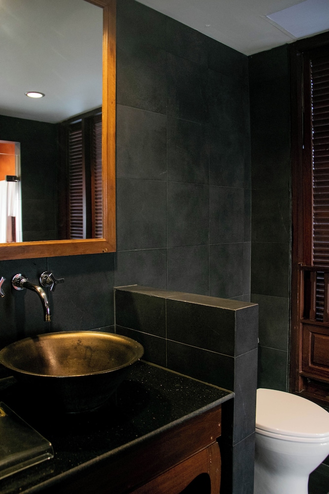 Lamphu Tree House Boutique Hotel 64/70