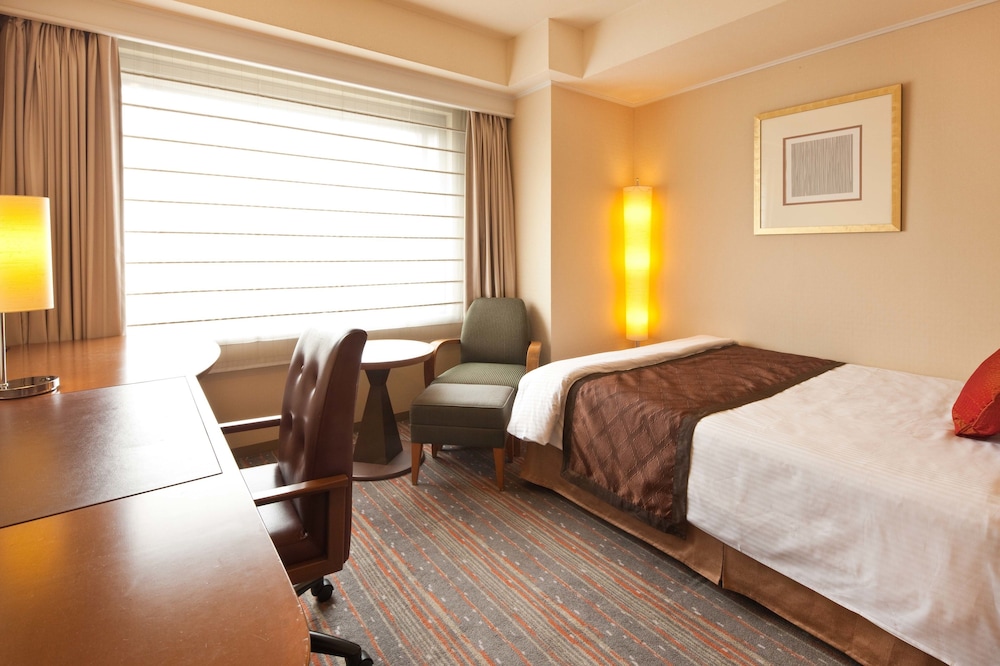 ROOM, SINGLE