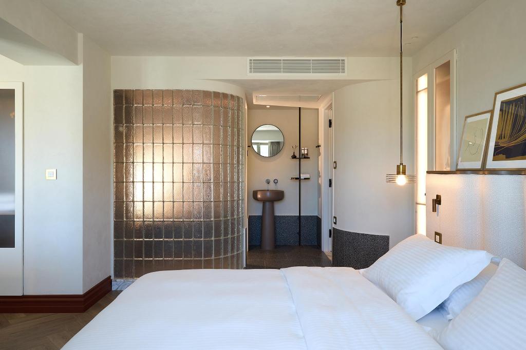 Island, Suite, King Bed, Acropolis View