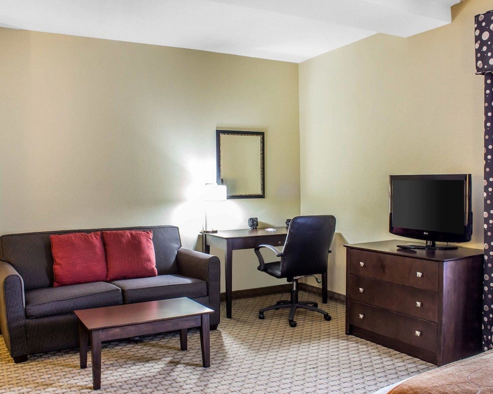 Comfort Suites Wilson I-95 18/30