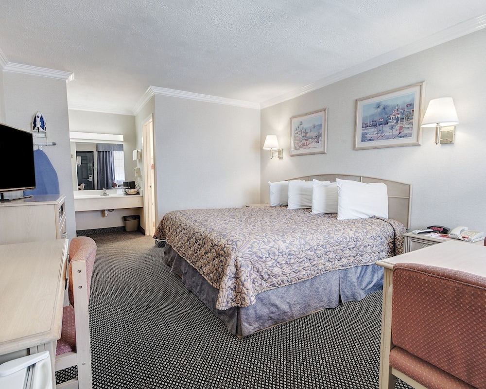 Econo Lodge Van Horn 6/26