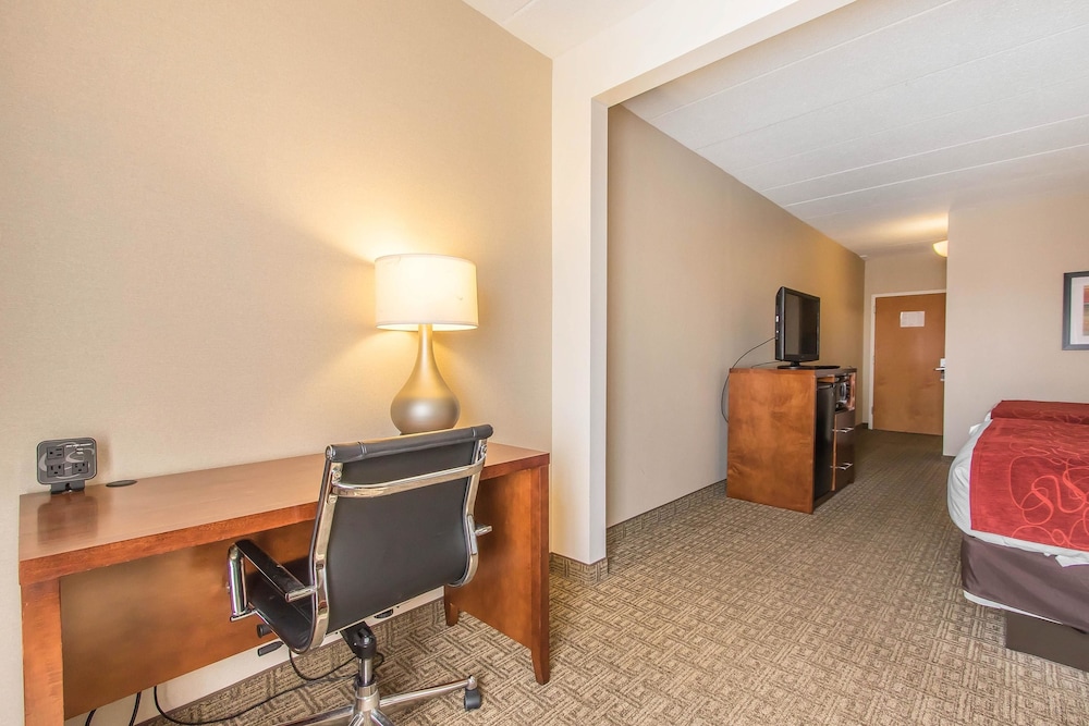Comfort Suites Richmond, KY 33/43