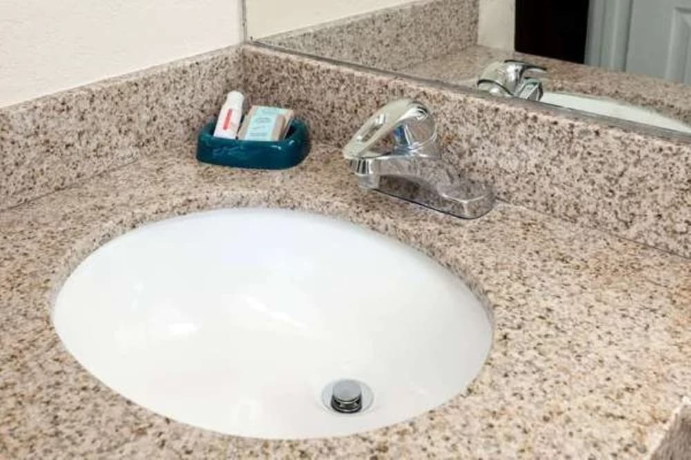 غرفة بسريرين كوين، Om Park Inn and Suites El Cajon near San Diego 10/10