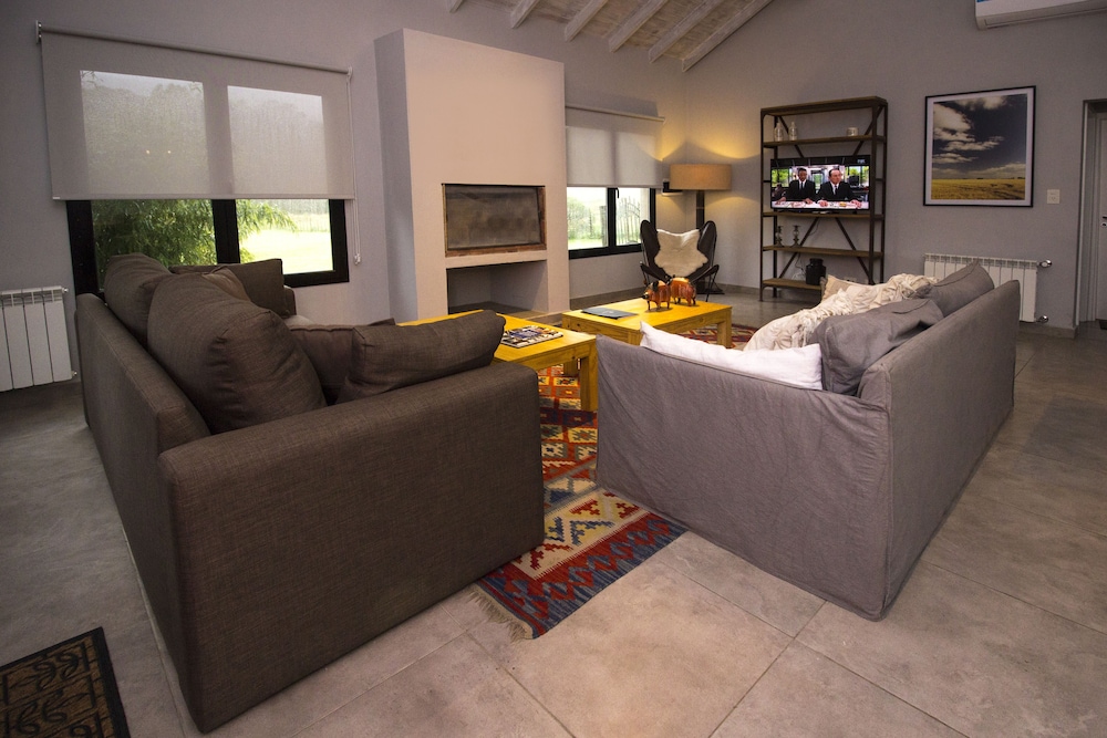 Hosteria de la Cascada 50/72