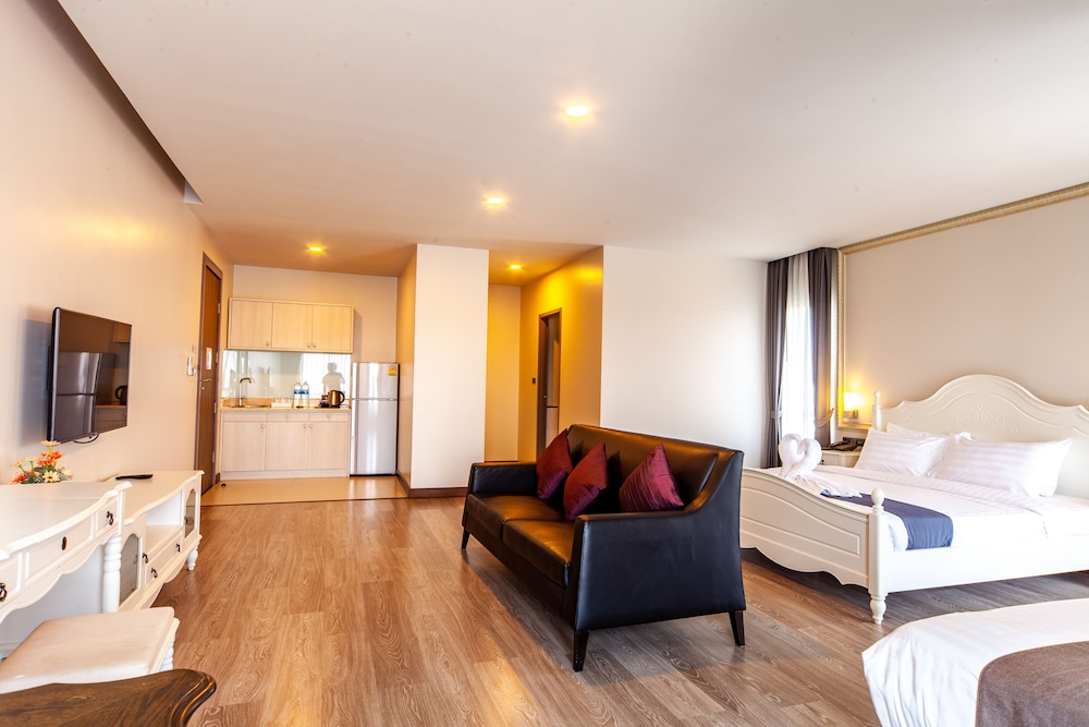 Rung Aroon Hotel By Le Siri 14/50