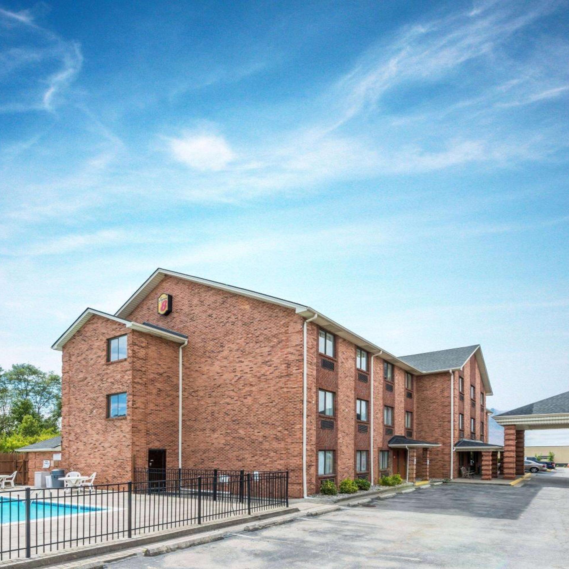 Super 8 by Wyndham Georgetown in GEORGETOWN - KY