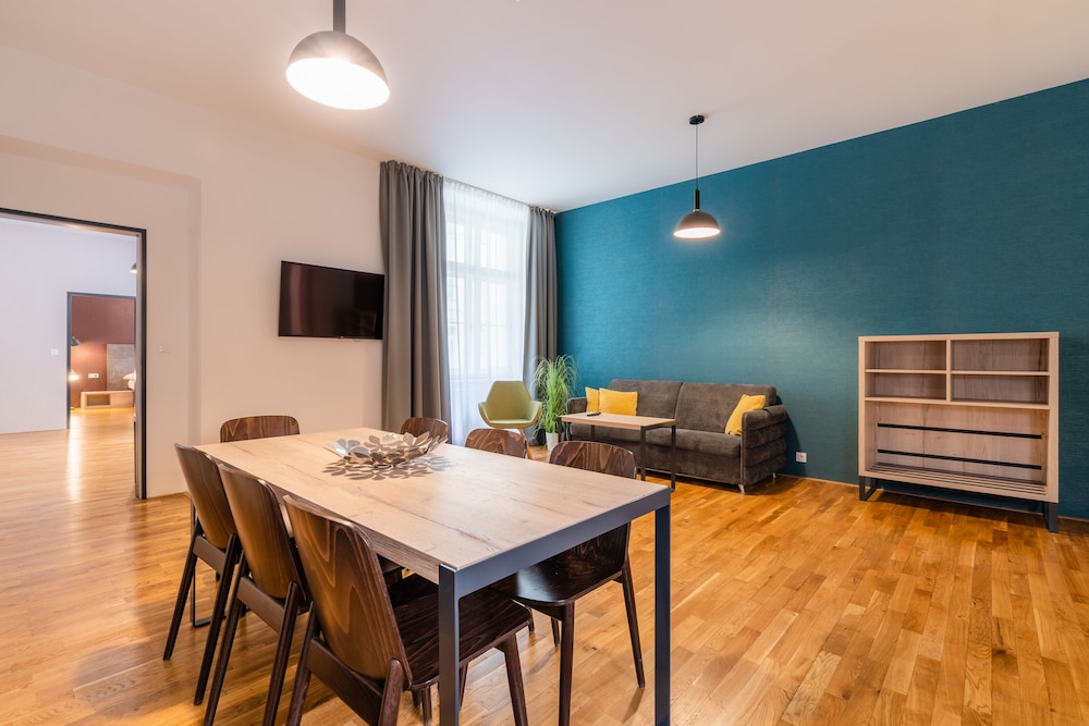 EA ApartHotel Melantrich 37/47