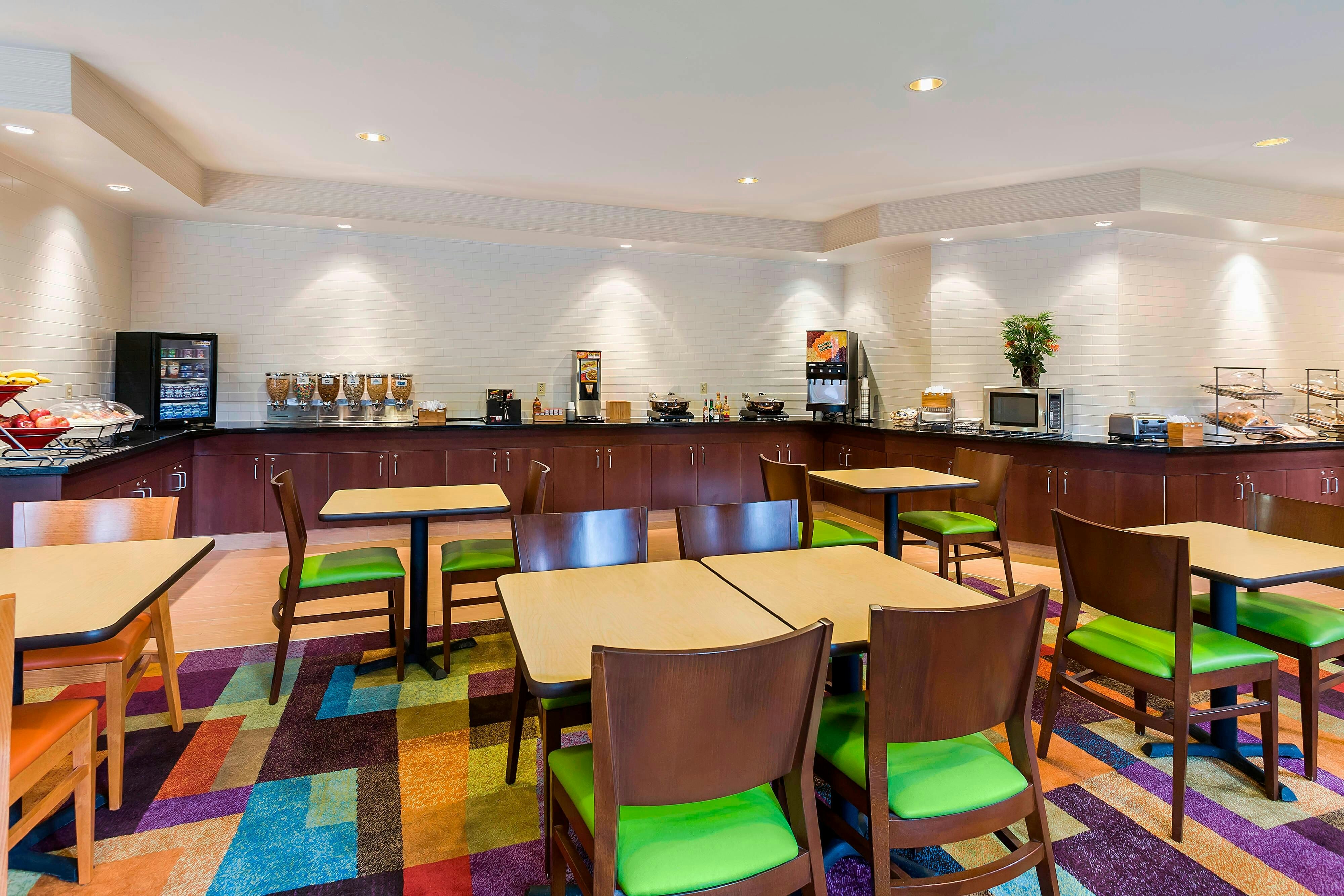 Fairfield Inn And Suites Dallas Park Central 5/8