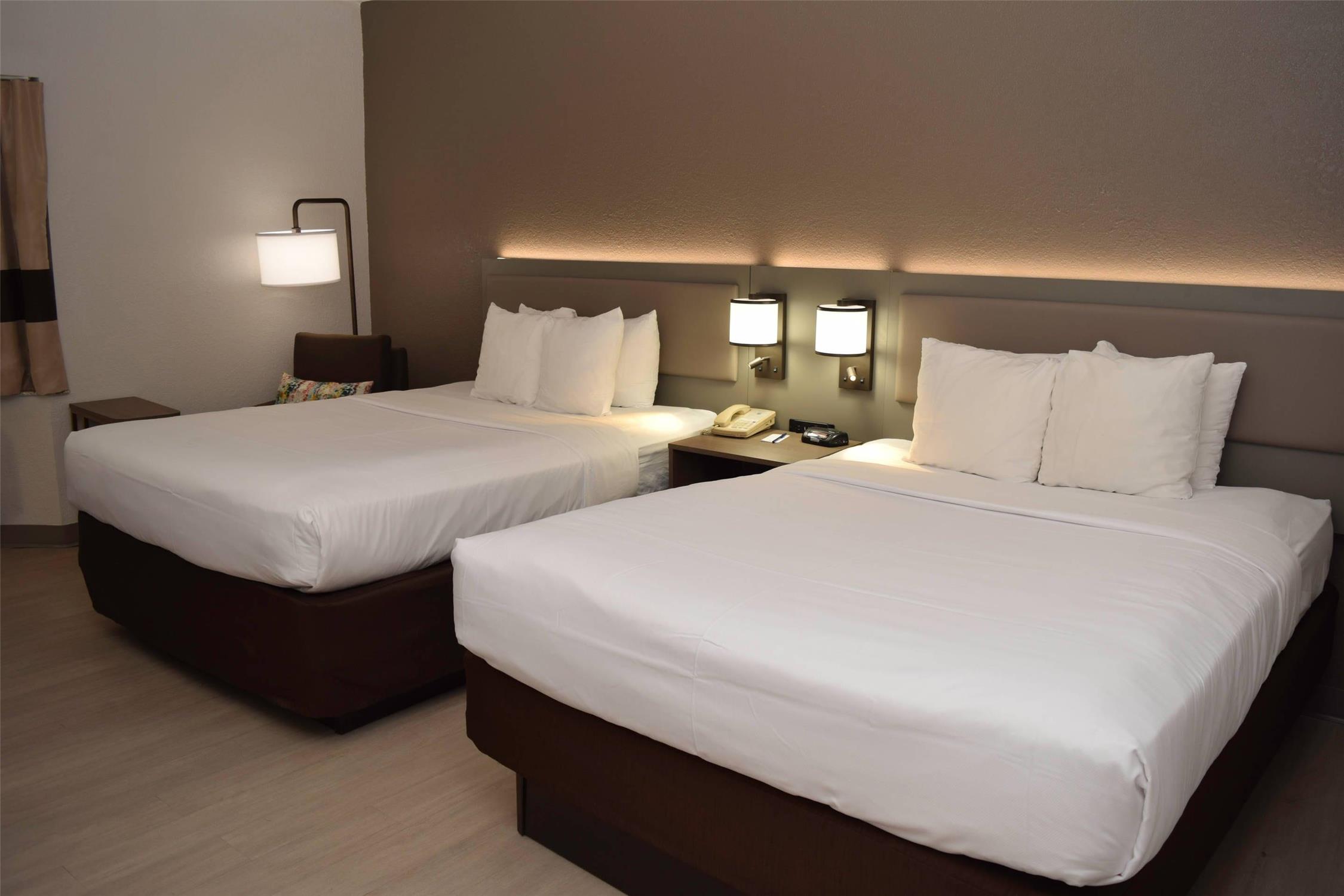 Comfort Inn & Suites Syracuse-Carrier Circle 10/42