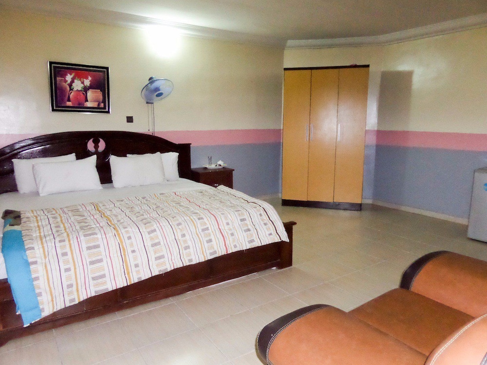 Royal Park Hotel & Suites 23/66
