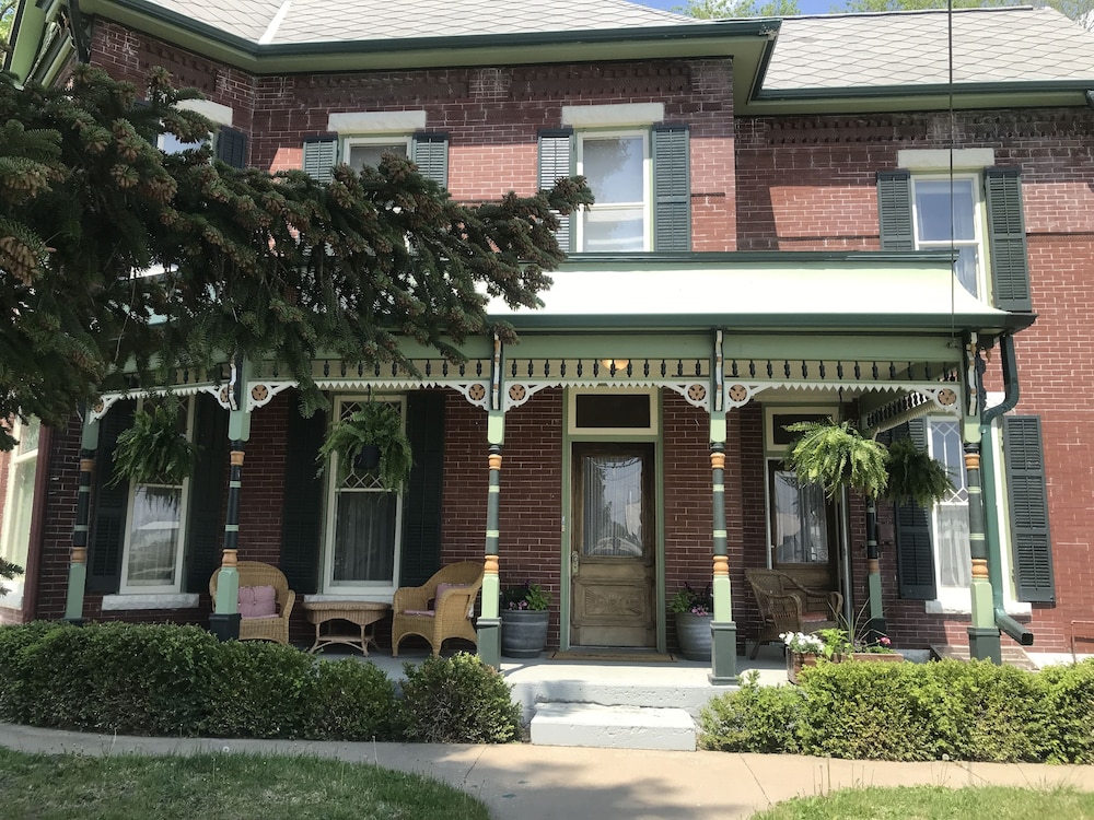Nauvoo Grand Bed and Breakfast 4/51