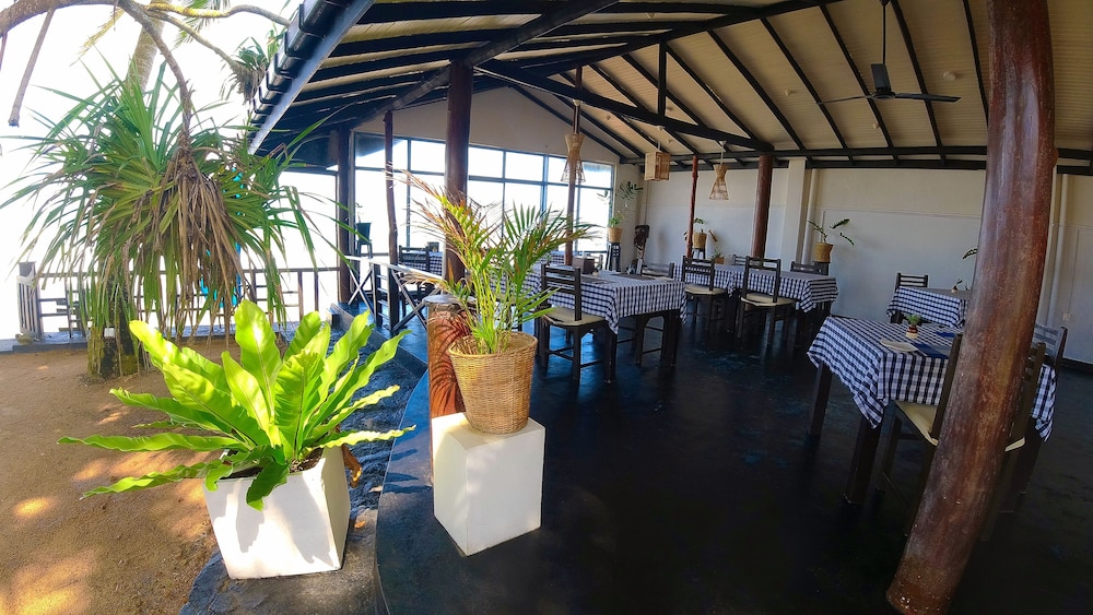 Dalawella Beach Resort 41/51