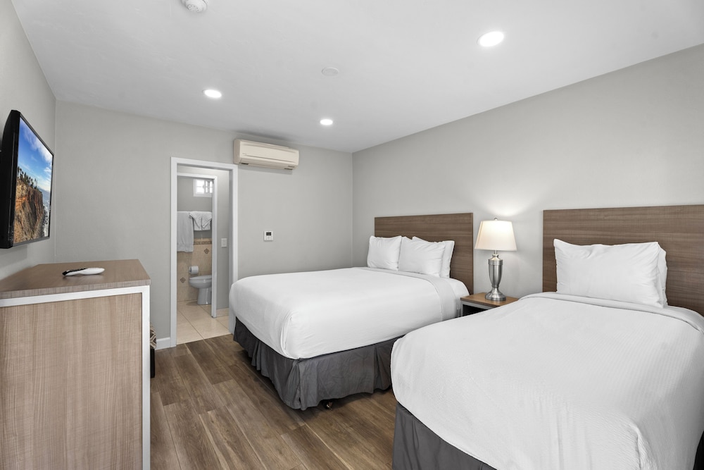 Ocean Park Inn 12/35