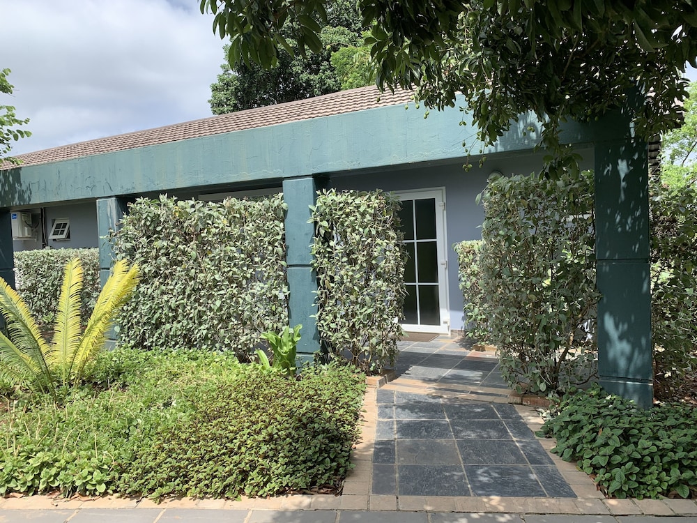 Ilanda Guest House 1/50