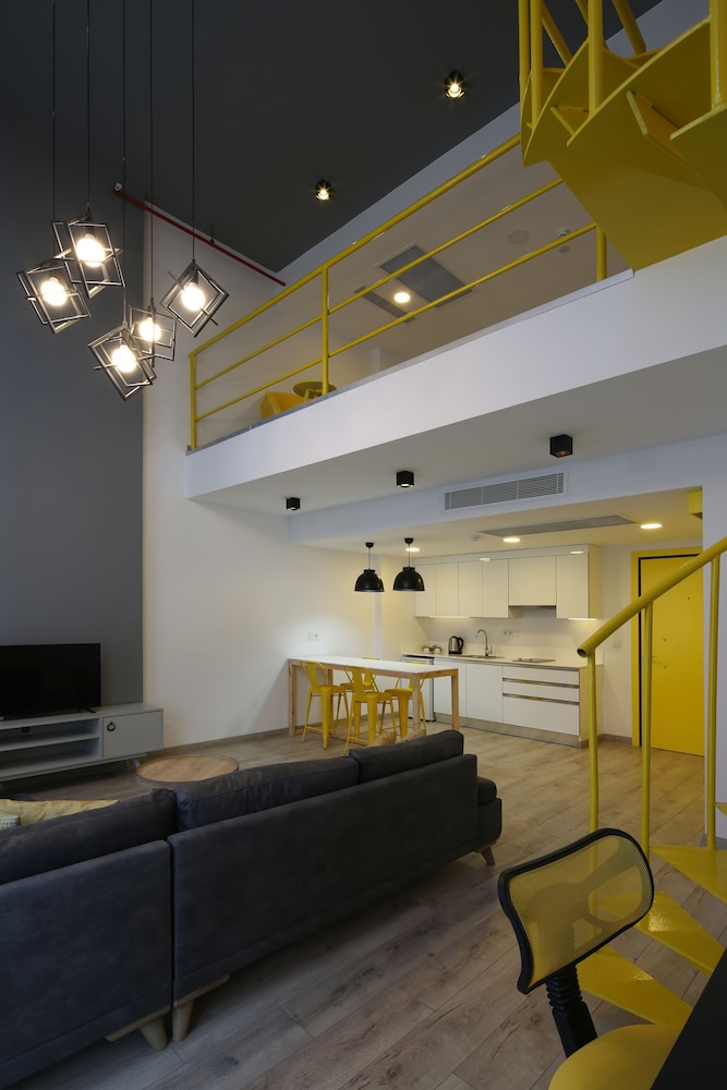 Coordinat Suites 6/65
