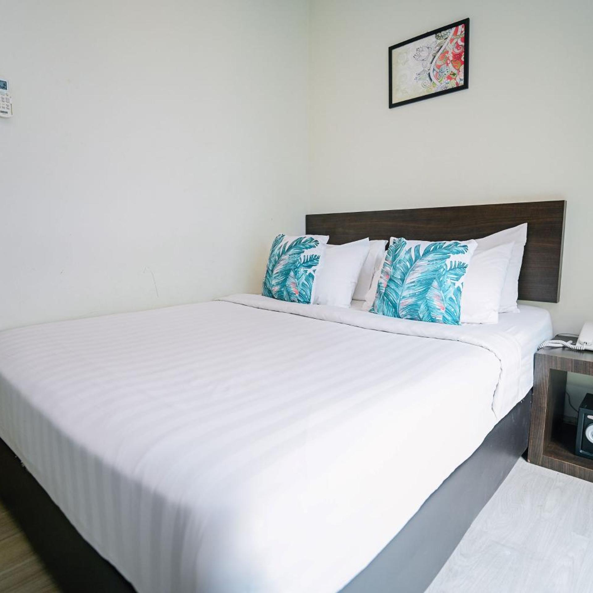 Deluxe, Queen Bed