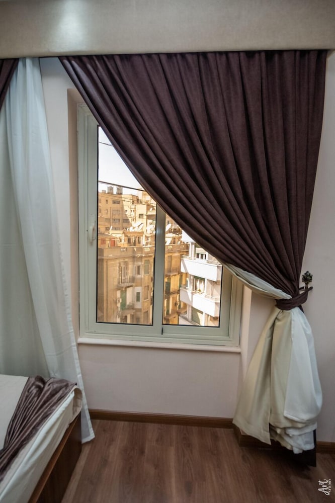 Grand City Hotel 19/25