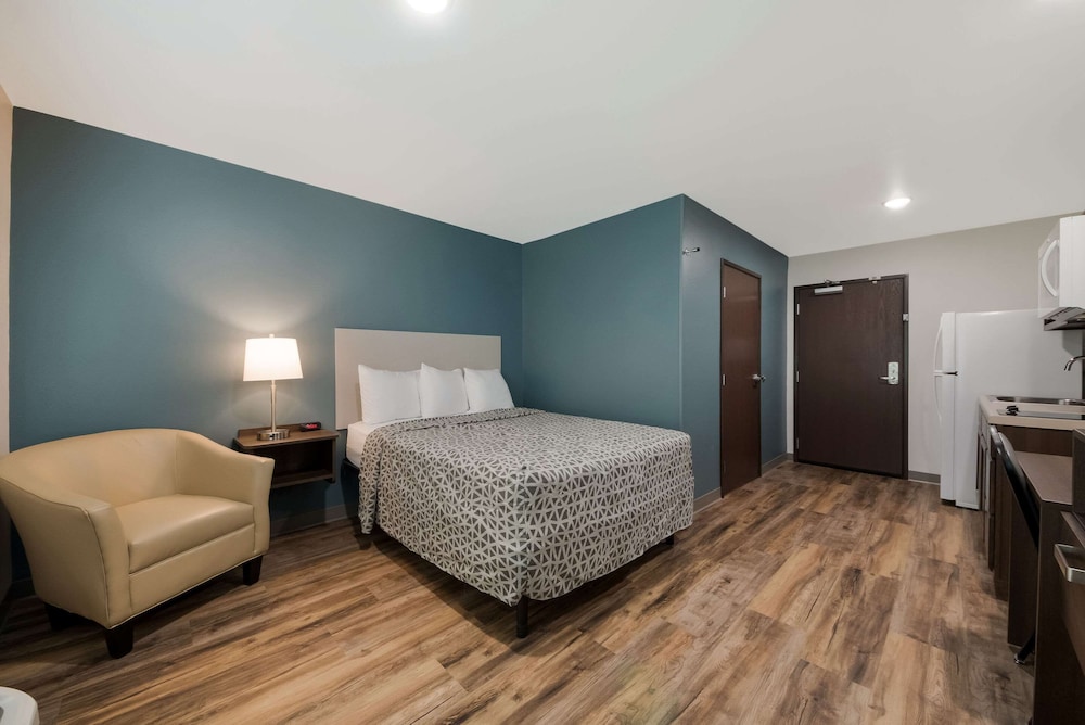 WoodSpring Suites San Antonio UTSA - Medical Center 8/21
