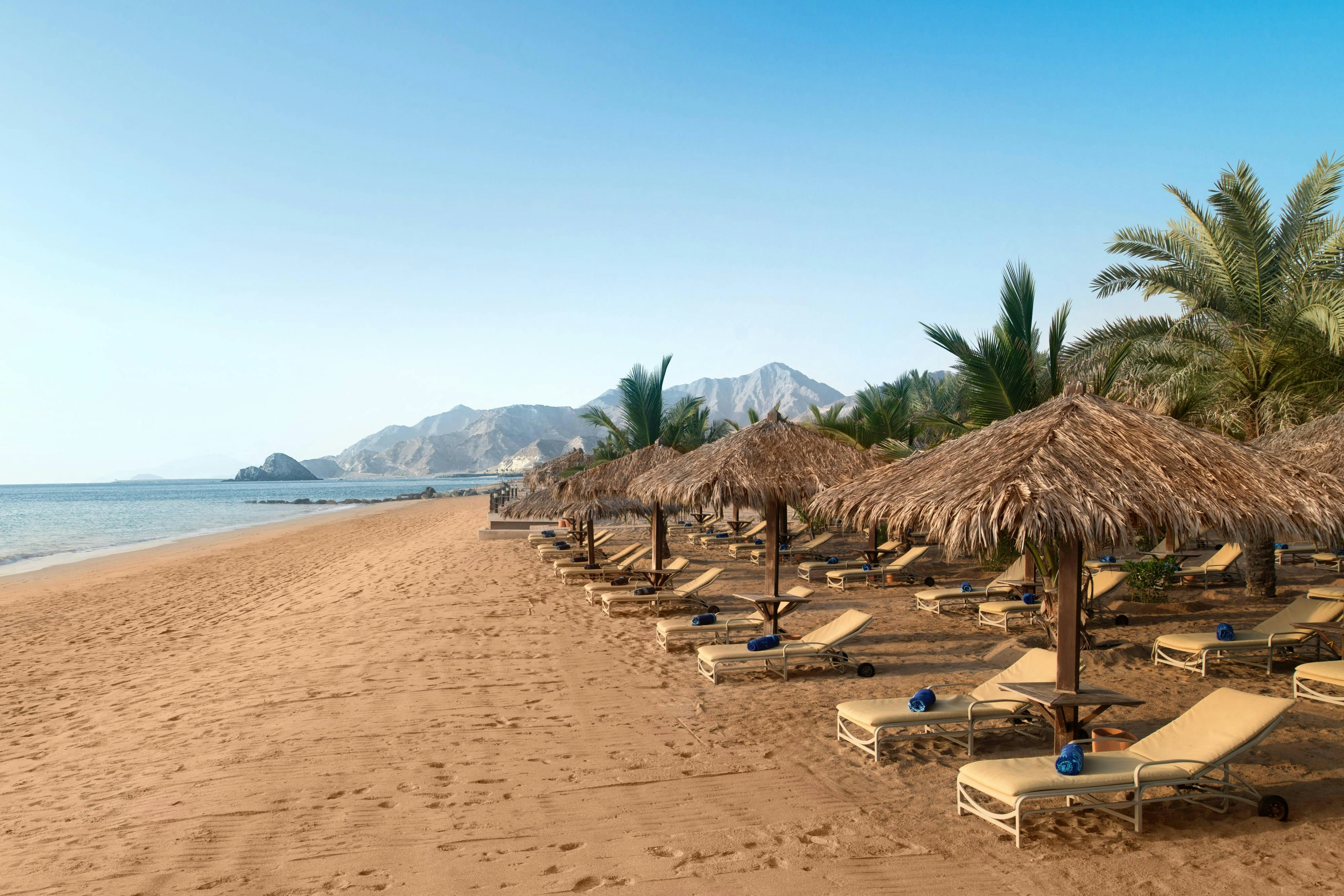 Le Meridien Al Aqah Beach Resort 56/65