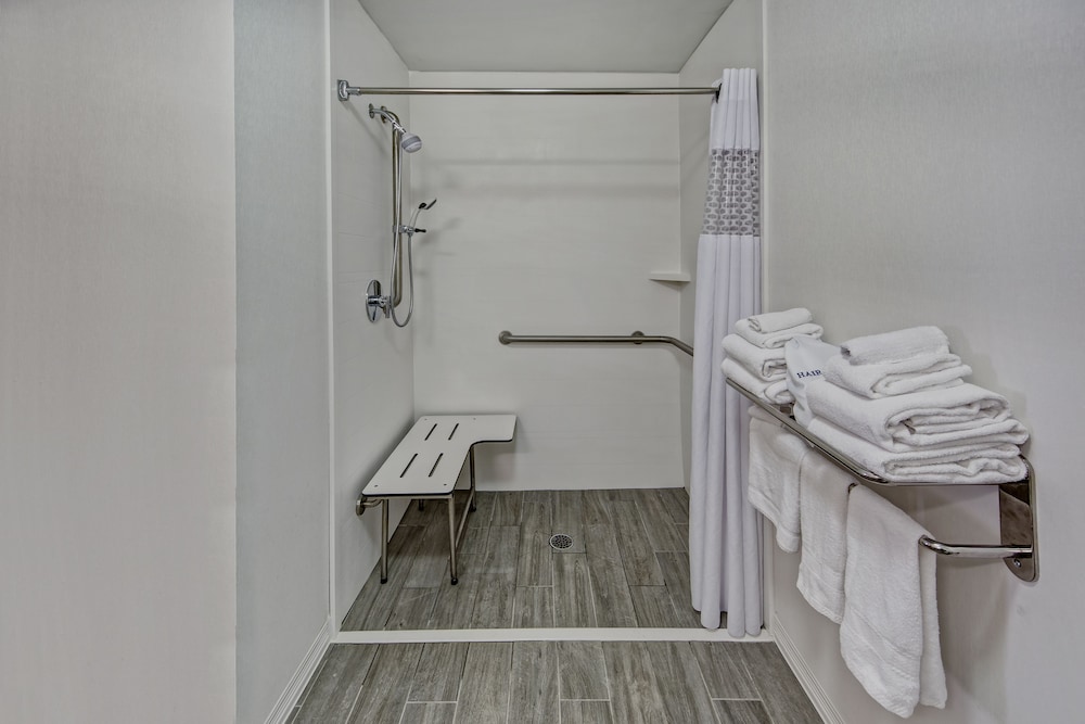Hampton Inn Suites Clermont 8/41