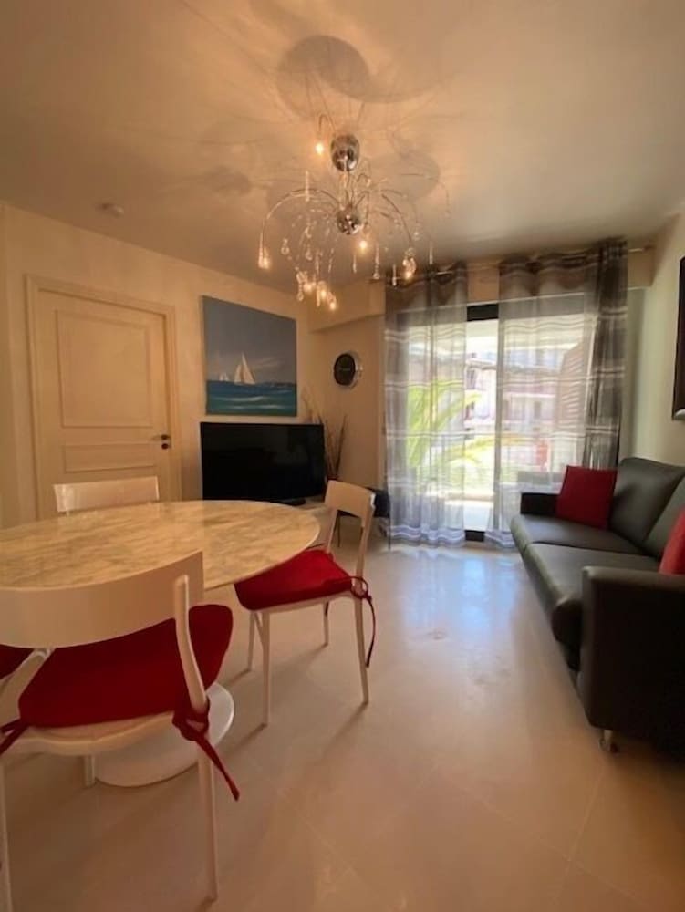 Carlton Riviera 32/50
