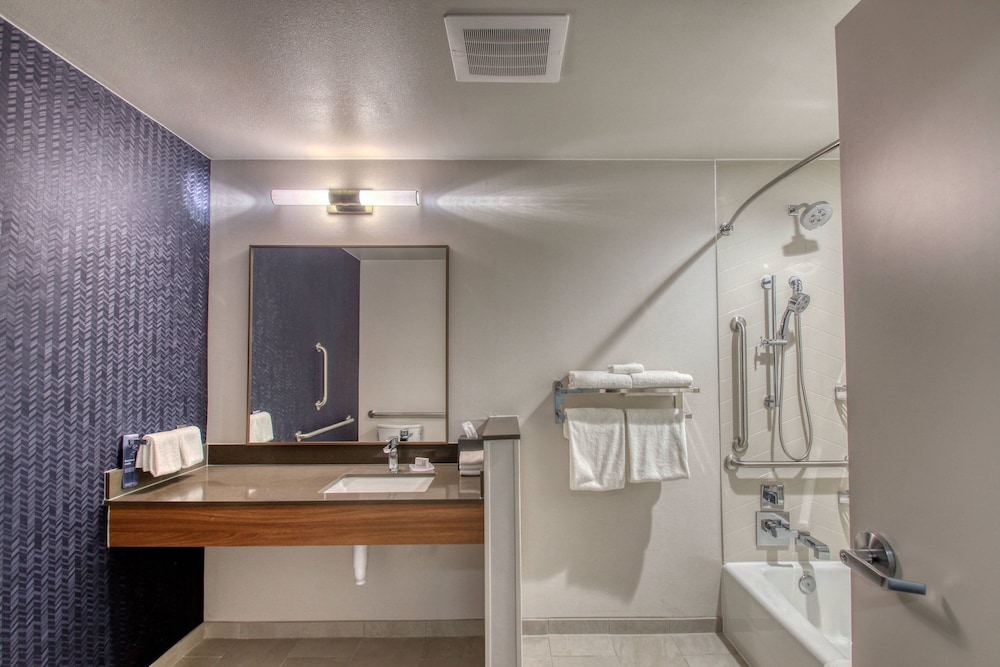 Fairfield Inn & Suites By Marriott Appleton 11/37