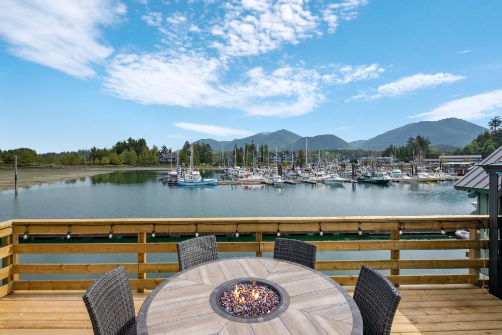 Canadian Princess Lodge 22/35