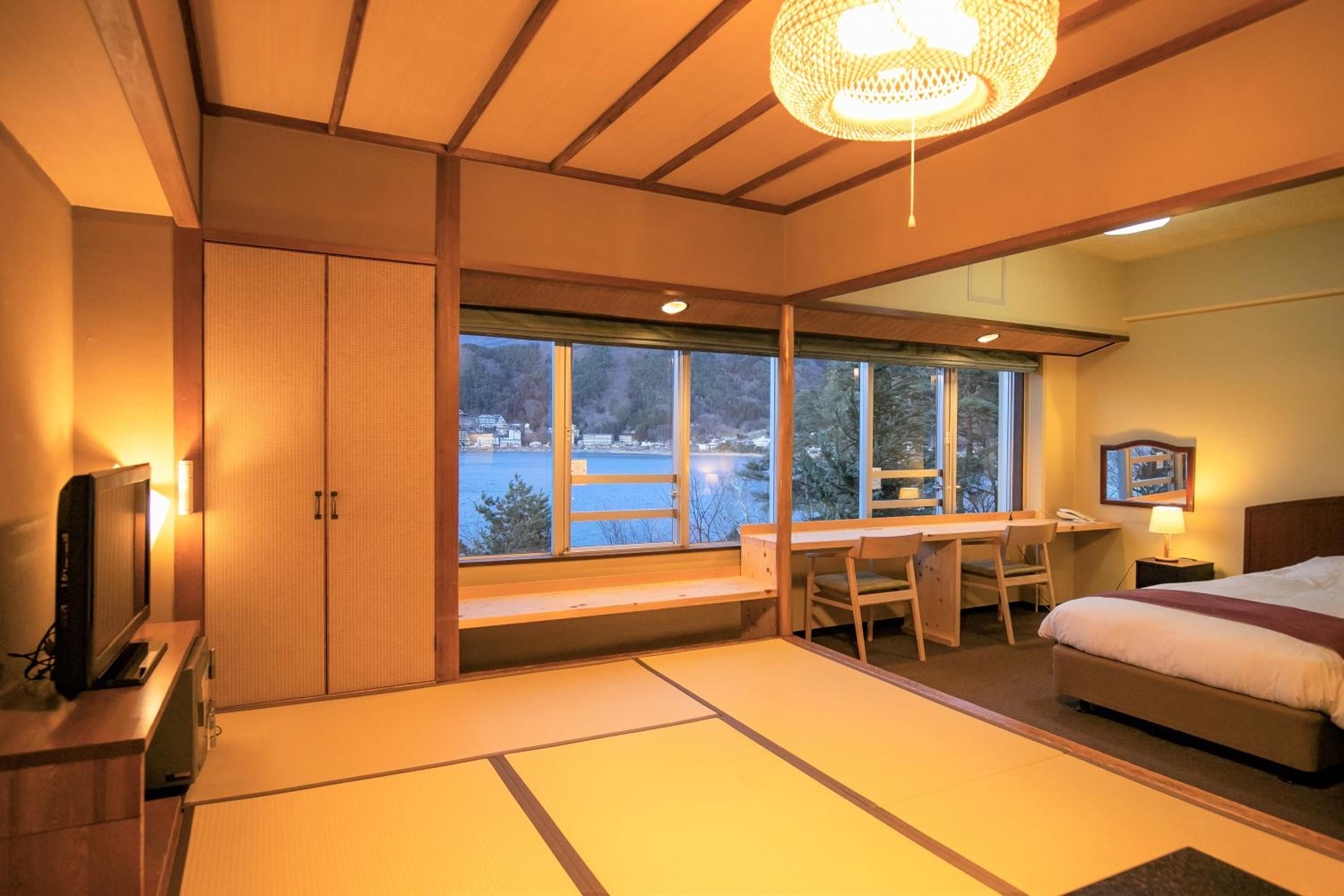 Japanese Western, Lake View, West Wing
