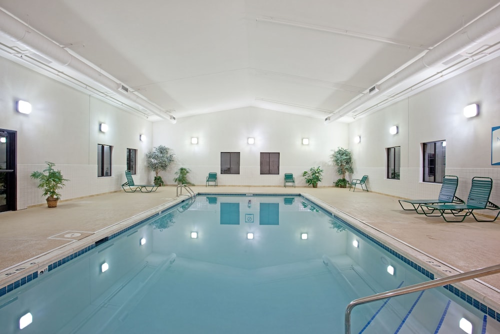 STAYBRIDGE SUITES LINCOLNSHIRE 49/59