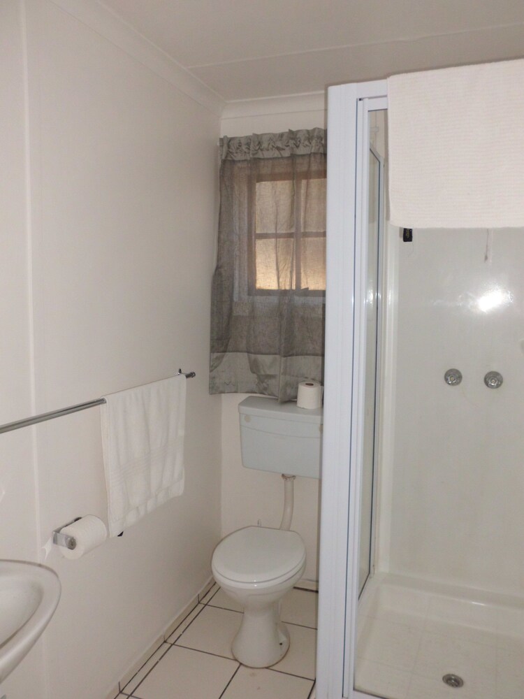 Bains Lodge 38/41