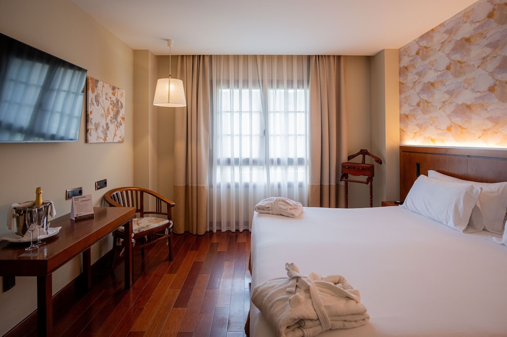 Hotel & Spa Monasterio de Boltana 10/40