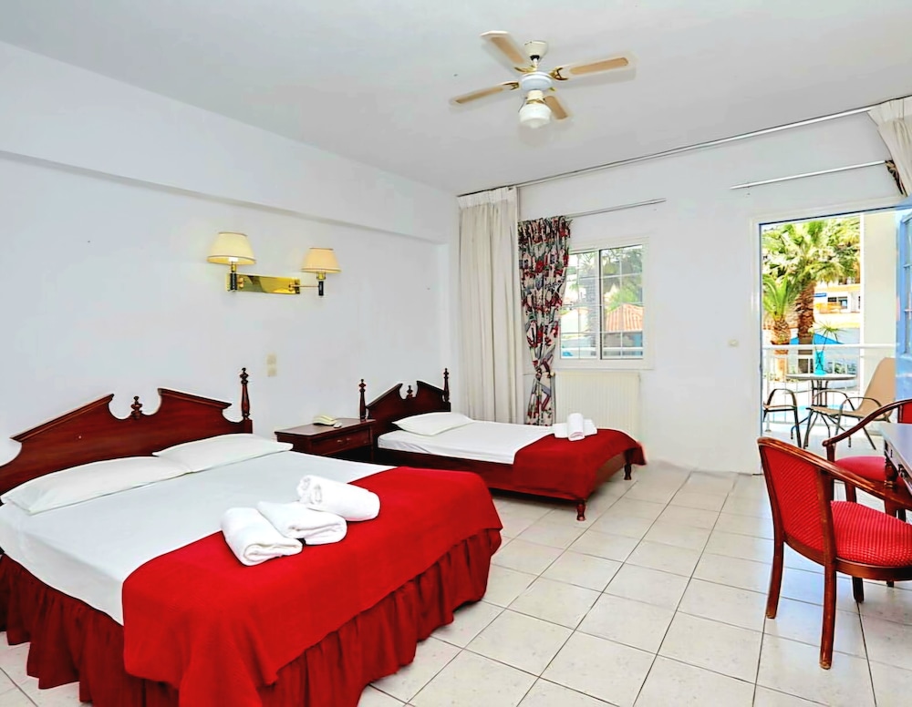 Dolphin Hotel 16/49
