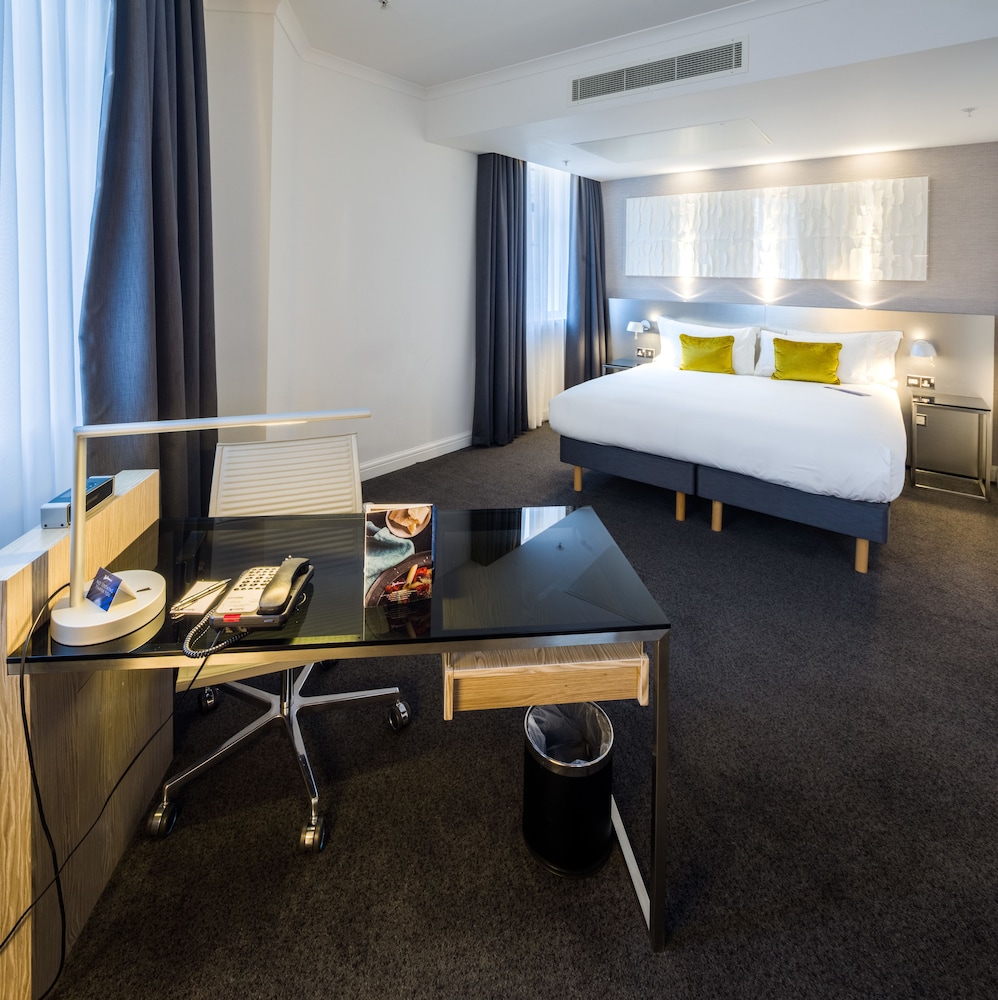 Radisson Blu Hotel, Leeds 60/66