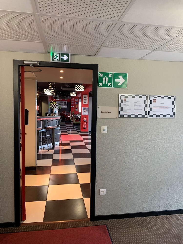 ENZO HOTELS CANNES ECLUSE by Kyriad Direct 17/31