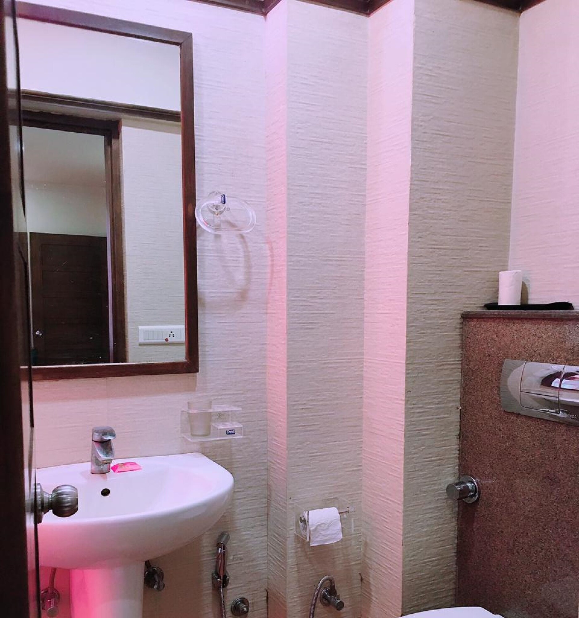غرفة ديلوكس بسريرين منفصلين بغرفة نوم واحدة لذوي الإعاقة، Hotel Dasaprakash 5/5