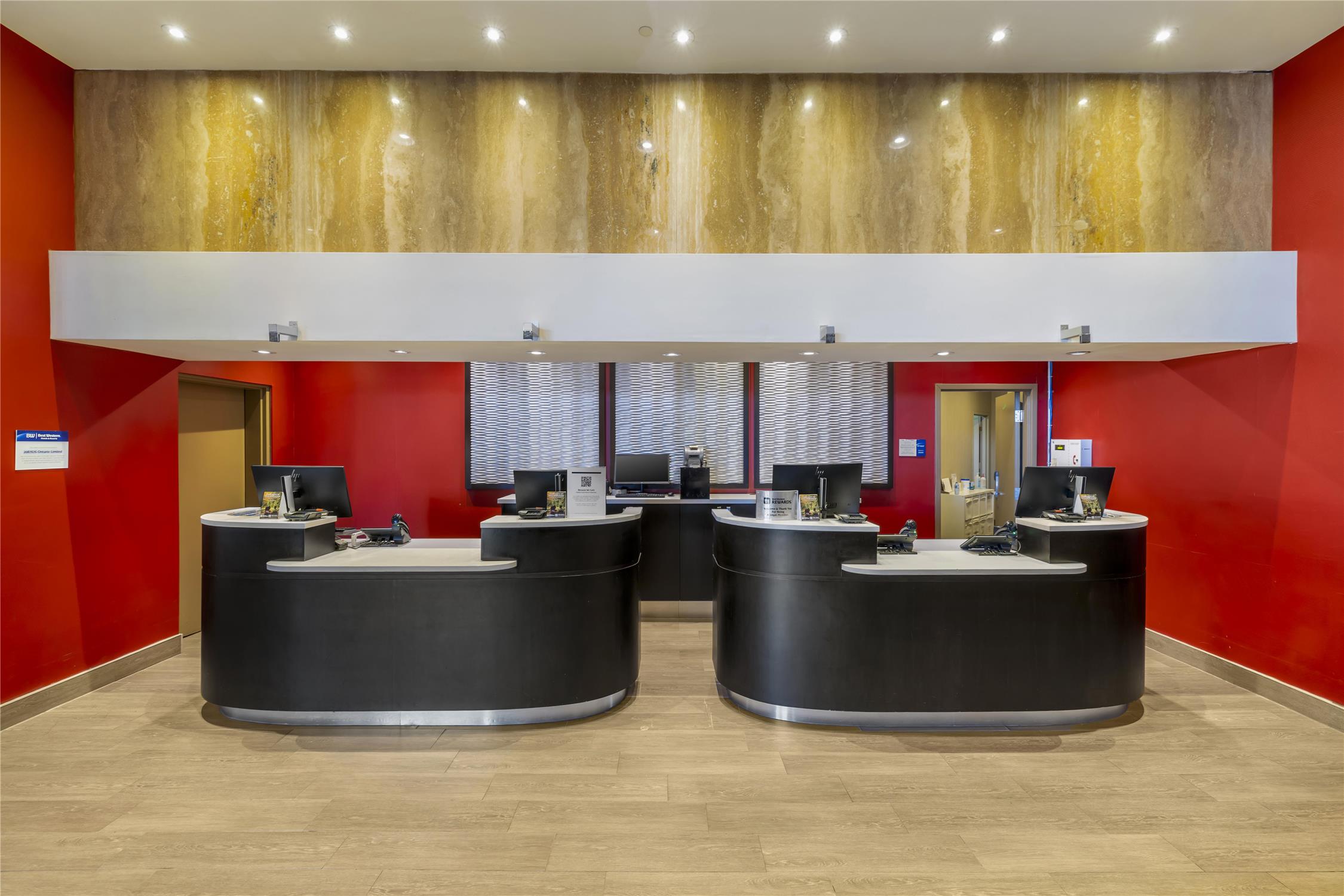 Best Western Plus Waterfront Hotel 11/63