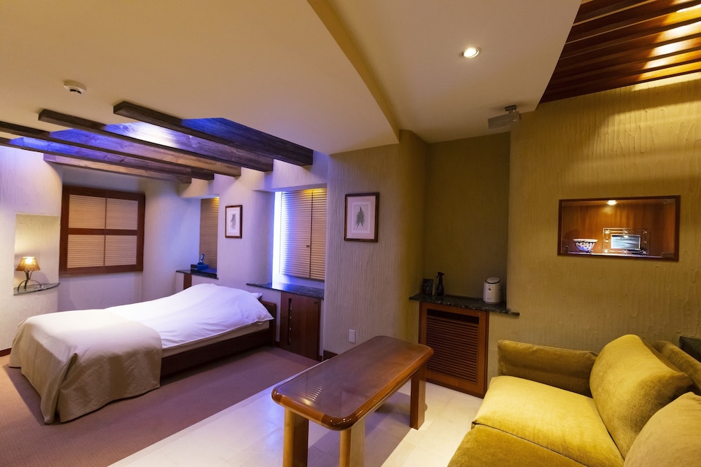 Water Hotel Cy - Adults Only 4/40