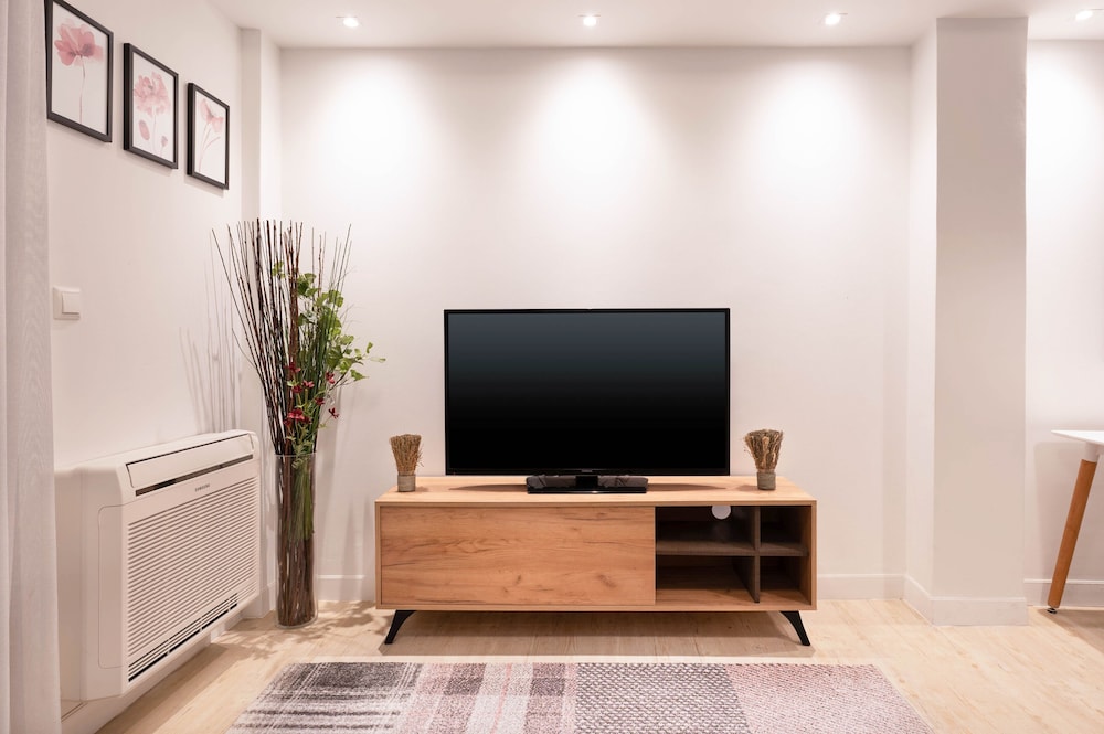 Athens Morum Apartments Formionos 5/50