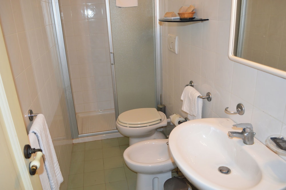 Cottage, 1 Double and 1 Single Bed