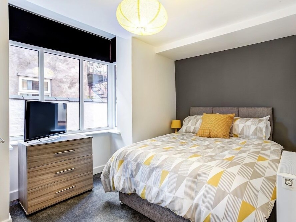 Townhouse Plus @ 166 Edleston Road Crewe 3/17