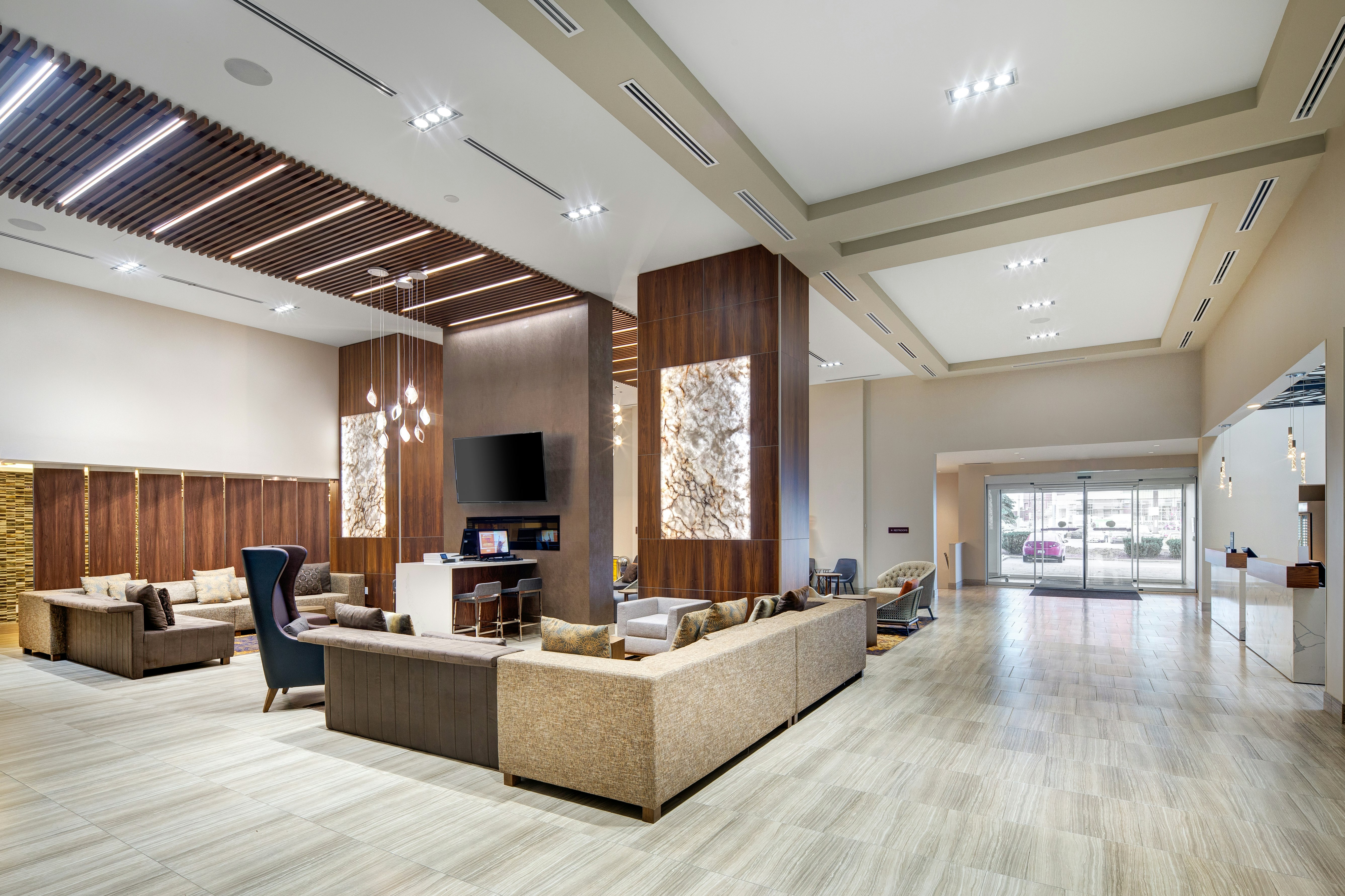 Doubletree by Hilton Toronto Airport 9/47